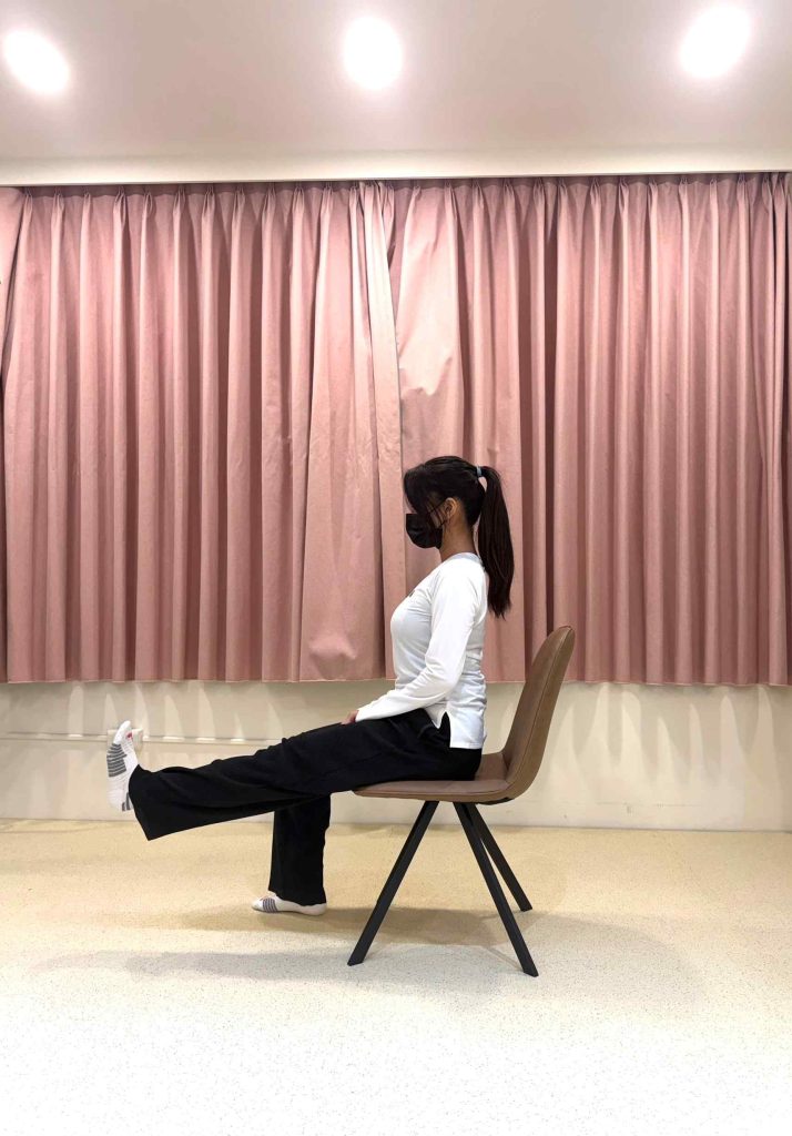 坐姿抬腳-抬腳